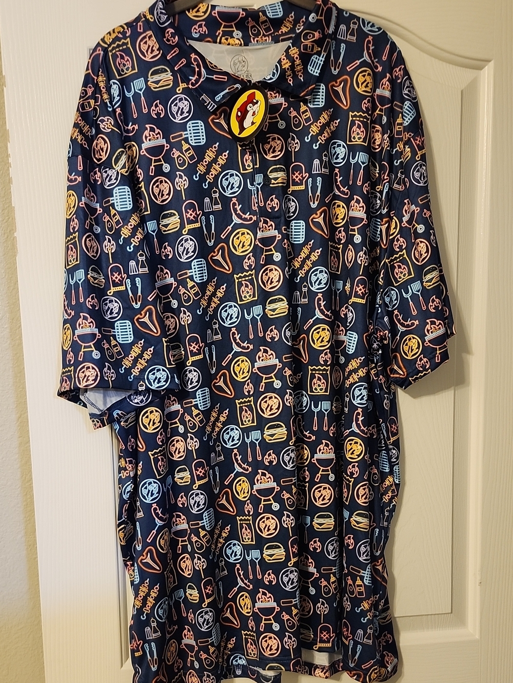 NWT! Buc-ees BBQ Theme Polo